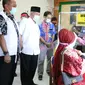Simulasi pendistribusian vaksin Covid-19 di Kabupaten Kebumen, Rabu (13/1/2021). TNI-POLRI mengawal proses pengiriman hingg ke tempat penyimpanan di Puskesmas. (Foto: Liputan6.com/Polres Kebumen)