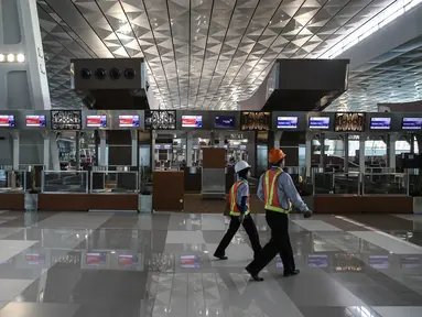 Suasana bagian check-in  di Terminal 3 Ultimate Bandara Soekarno-Hatta, Cengkareng, Banten, Sabtu (2/7). Pengerjaan Terminal 3 Ultimate Bandara Soekarno-Hatta tinggal persoalan ATC yang perlu diselesaikan. (Liputan6.com/Faizal Fanani)