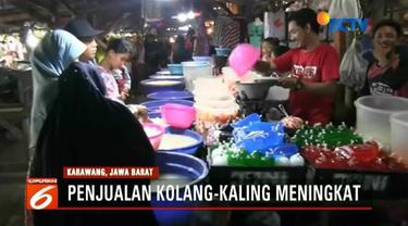 Jadi menu buka puasa yang paling sering diburu masyarakat, penjualan kolang-kaling di Karawang, Jawa Barat, meningkat.