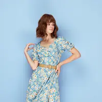 Ilustrasi outfit perempuan 90an. (c)ShotStudio/Depositphotos.com