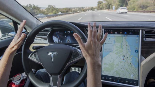 Fitur Autopilot Tesla Sudah Bisa Dinikmati Konsumen Seluruh Dunia