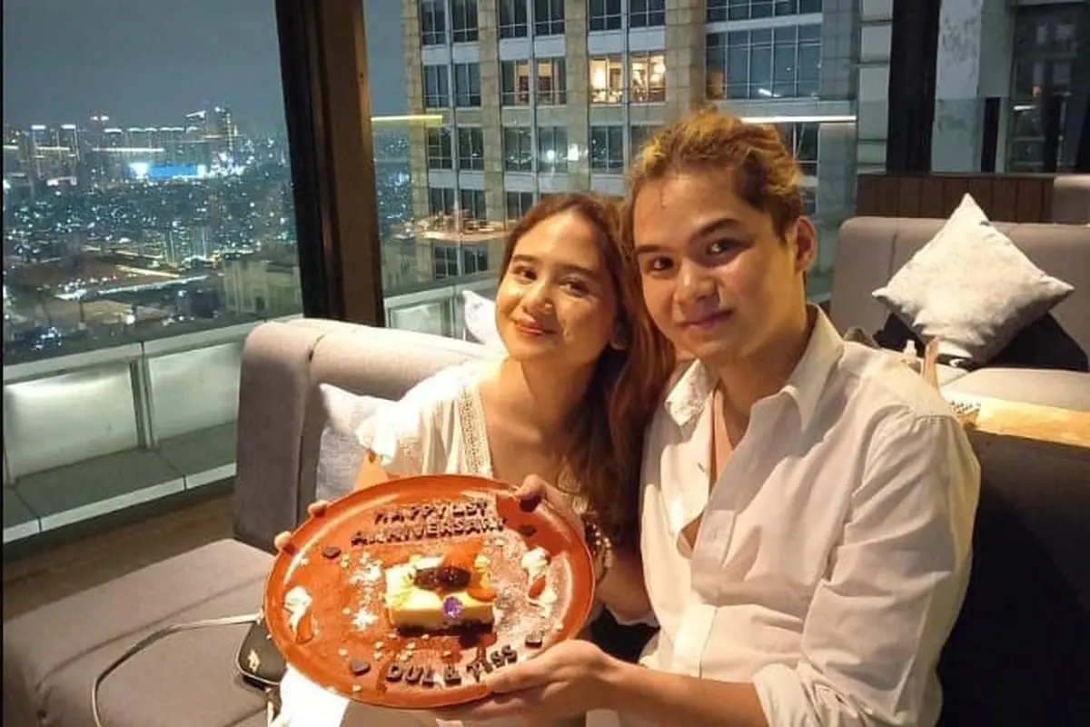 Momen Perayaan Anniversary Dul Jaelani dan Tissa Biani, Romantis Banget. (Sumber: Instagram/duljaelani)