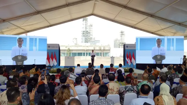 Presiden Joko Widodo (Jokowi) meresmikan pabrik baru polyethylene milik PT Chandra Asri Petrohemical Tbk (Chandra Asri) di Cilegon, Banten. Merdeka.com/Intan Umbari