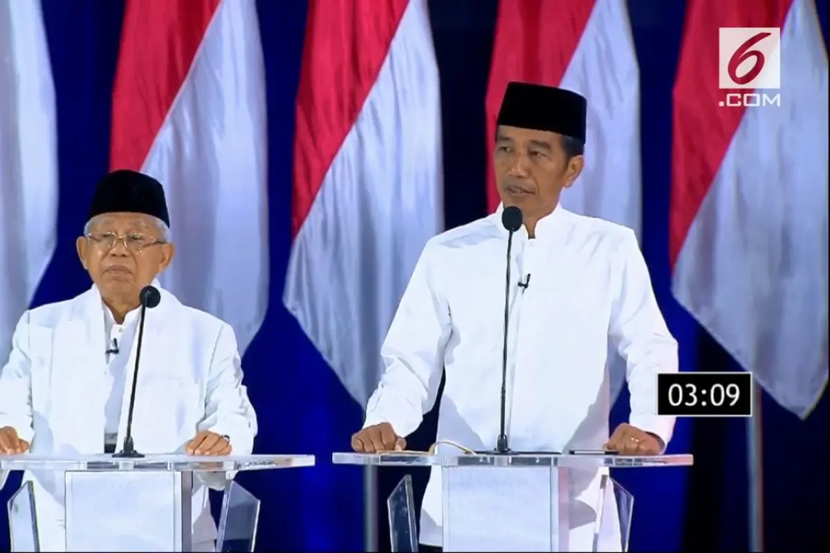 Pasangan Jokowi-Ma'ruf Amin saat Debat Kelima Pilpres 2019. (Liputan6.com)