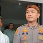 Kapolres Garut AKBP Rio Wahyu Anggoro, selepas memberikan pembinaan kepada belasan anak berandal kawanan bermotor di Aula Mumun, Mapolres Garut, Kamis (12/1/2023). (Liputan6.com/Jayadi Supriadin)