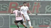 Striker AC Milan Suso, membuka keunggulan timnya menjadi 1-0 melawan Palermo, pada Minggu (6/11/2016) malam. (twitter.com/acmilan)