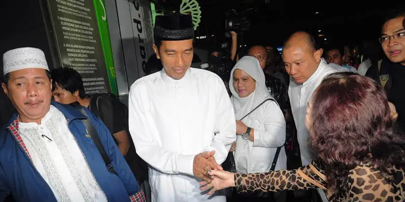 Kampanye Selesai, Jokowi dan Istri Berangkat Umrah 