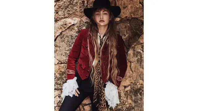 Pamer Keakraban Dengan Kris Wu, Ini 6 Potret Cantik Gigi Hadid