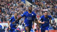 Selebrasi para pemain Leicester City setelah Wes Morgan mencetak gol ke gawang Southampton, Minggu (3/4/2016). (Reuters/Carl Recine)