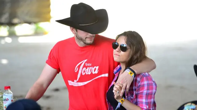 [Bintang] Mila Kunis dan Ashton Kutcher