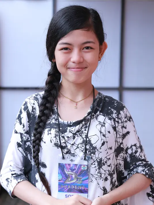 Dukungan terus diberikan kepada siswi SMAN 3 Petobong, Pinrang ini untuk bisa menjadi juara dalam ajang pencarian penyanyi dangdut tersebut. (Galih W. Satria/Bintang.com)