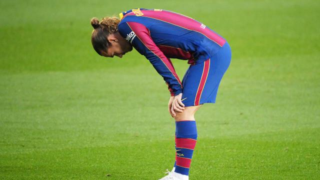 FOTO: Kekecewaan Lionel Messi dkk Usai Ditaklukkan Granada di Liga Spanyol