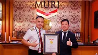 Rekor, Cetak Pilot Komersial Hanya 80 Hari