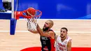 Timnas Basket Prancis yang telah dipastikan gagal lolos ke babak kedua alias 16 besar setelah dua kali menelan kekalahan di Grup H, berhasil memetik kemenangan pada laga terakhirnya atas Lebanon di Indonesia Arena, Senayan, Jakarta, Selasa (29/8/2023). Menang 85-79, Guerschon Yabusele dkk terhindar dari posisi juru kunci Grup H yang akhrnya dihuni Lebanon. (Bola.com/Bagaskara Lazuardi)