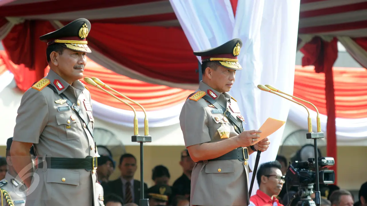 20160714-Badrodin Haiti Serahkan Tongkat Komando Kapolri ke Tito Karnavian-Jakarta