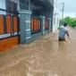 Banjir dengan ketinggian selutut orang dewasa merendam permukiman warga di wilayah Perkotaan Banyuwangi (Istimewa)