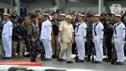 Menteri Pertahanan Prabowo Subianto menyampaikan terima kasih kepada semua pihak yang telah membantu mengumpulkan berbagai bantuan untuk dikirim ke Gaza melalui dermaga Al Arish di Mesir. (merdeka.com/Imam Buhori)