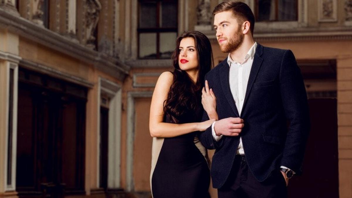 7 Model Outfit Couple Terbaru 2025, Inspirasi Tampil Serasi untuk Acara Kasual hingga Formal