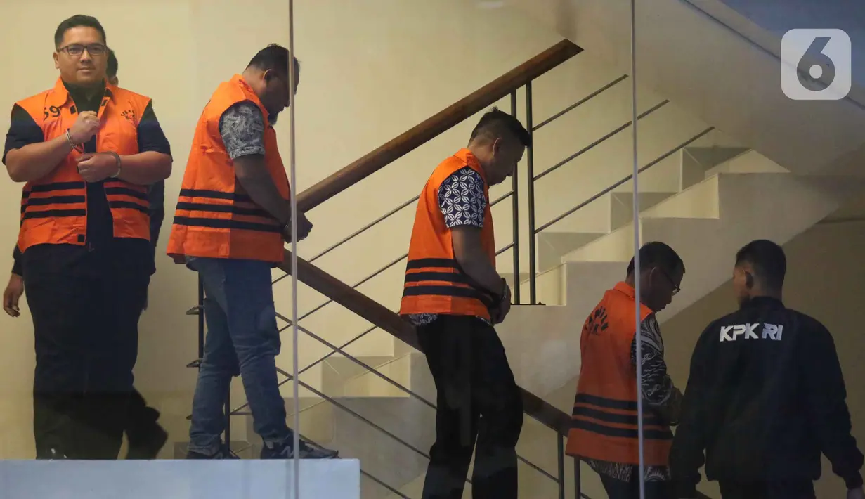 Diketahui, perkara ini merupakan pengembangan dari kegiatan tangkap tangan pada Desember 2022, terhadap Sahat Tua P Simanjuntak selaku Wakil Ketua DPRD Provinsi Jawa Timur (Jatim) periode 2019-2024. (Liputan6.com/Helmi Fithriansyah)