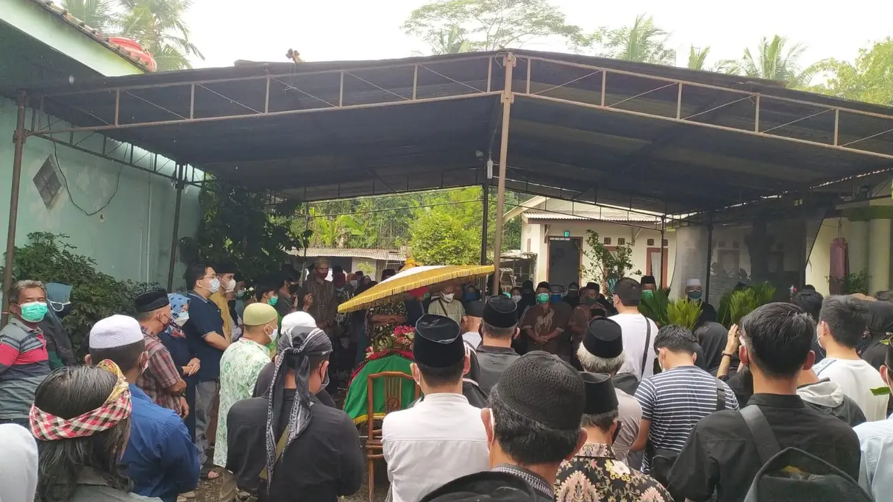 Prosesi pemakaman jenazah muslim Tionghoa, Yusuf Gunawan Santoso di Wlahar Kulon, Banyumas. (Foto: Liputan6.com/Humas Pemkab Banyumas)