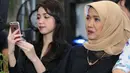 Beberapa kesamaan antara Velove Vexia dan Damayanti Noor atau biasa disapa Yanti. Keduanya sama-sama memiki sifat cuek dan tomboi. Soal cuek, Velove kalah dengan Yanti saat masih muda. (Galih W. Satria/Bintang.com)