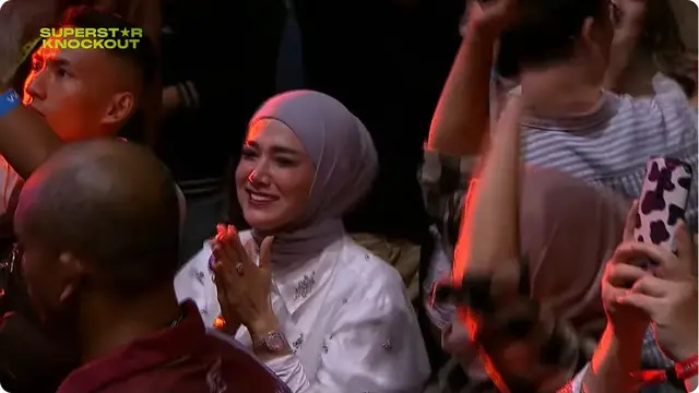6 Potret Kemenangan El Rumi Tanding Tinju, Didukung Ahmad Dhani dan Maia Estianty