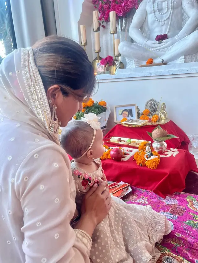 Keluarga Priyanka Chopra dan Nick Jonas rayakan Diwali bersama Baby Malti