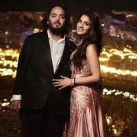 Tampilan Gaya Rambut dan Makeup Radhika Merchant Calon Istri Crazy Rich India, Anant Ambani . [@loveleen_makeupandhair]