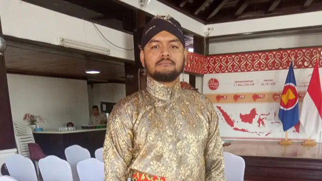 Giovanni Asmo adalah bagian dari diaspora Indonesia di Suriname. Pria usia 36 tahun ini mahir bermain gamelan.