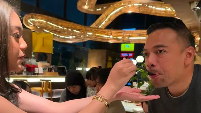 The Baldys adakan Dinner untuk Ulang Tahun Baldy Mulya (Instagram/@riafinola)