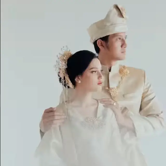 6 Potret Prewedding Aditya Zoni dan Yasmine Ow, Romantis dengan Beragam Tema