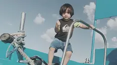 Dia Sekala Bumi, anak dari Ayudia Bing Slamet dan Ditto Percussion ternyata memiliki bakat dalam fotografi loh. (Liputan6.com/IG/ayudiac)