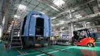 Teknisi bekerja di lini produksi kereta cepat CRRC Tangshan Co., Ltd. di Kota Tangshan, Provinsi Hebei, China, 16 Juli 2020. Kapasitas produksi perusahaan ini telah pulih dari efek COVID-19 berkat bantuan pemerintah lokal untuk memenuhi pesanan dari China maupun luar China. (Xinhua/Xing Guangli)