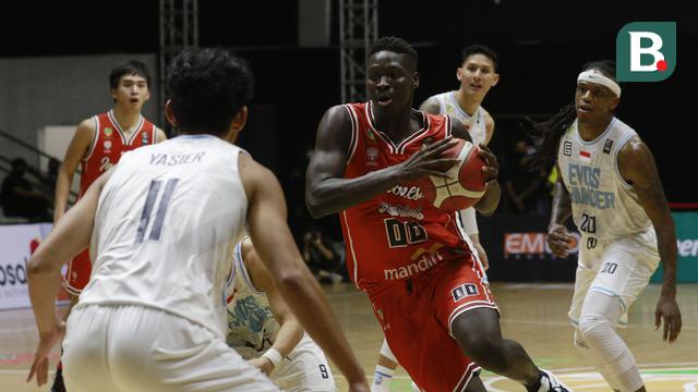 Foto: Indonesia Patriots Kantongi Kemenangan Perdana usai Menangkan Laga Sengit Kontra Evos Thunder Bogor di IBL 2022