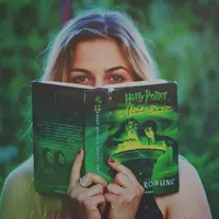 Ilustrasi Membaca Buku Credit: pexels.com/Dids