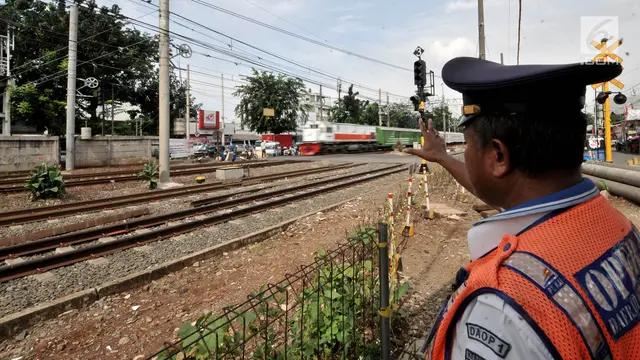 Pintu Perlintas Sebidang di Jaktim