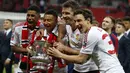 Manchester United. Manchester United berhasil mengoleksi 12 gelar Piala FA dari total 20 kali mencapai final. Gelar terakhir mereka raih pada musim 2015/2016 usai mengalahkan Crystal Palace 2-1 (1-1) melalui perpanjangan waktu di partai final, 21 Mei 2016. (AFP/Ian Kington)