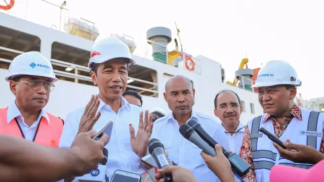 Presiden Jokowi Tinjau Pelabuhan Tenau Kupang