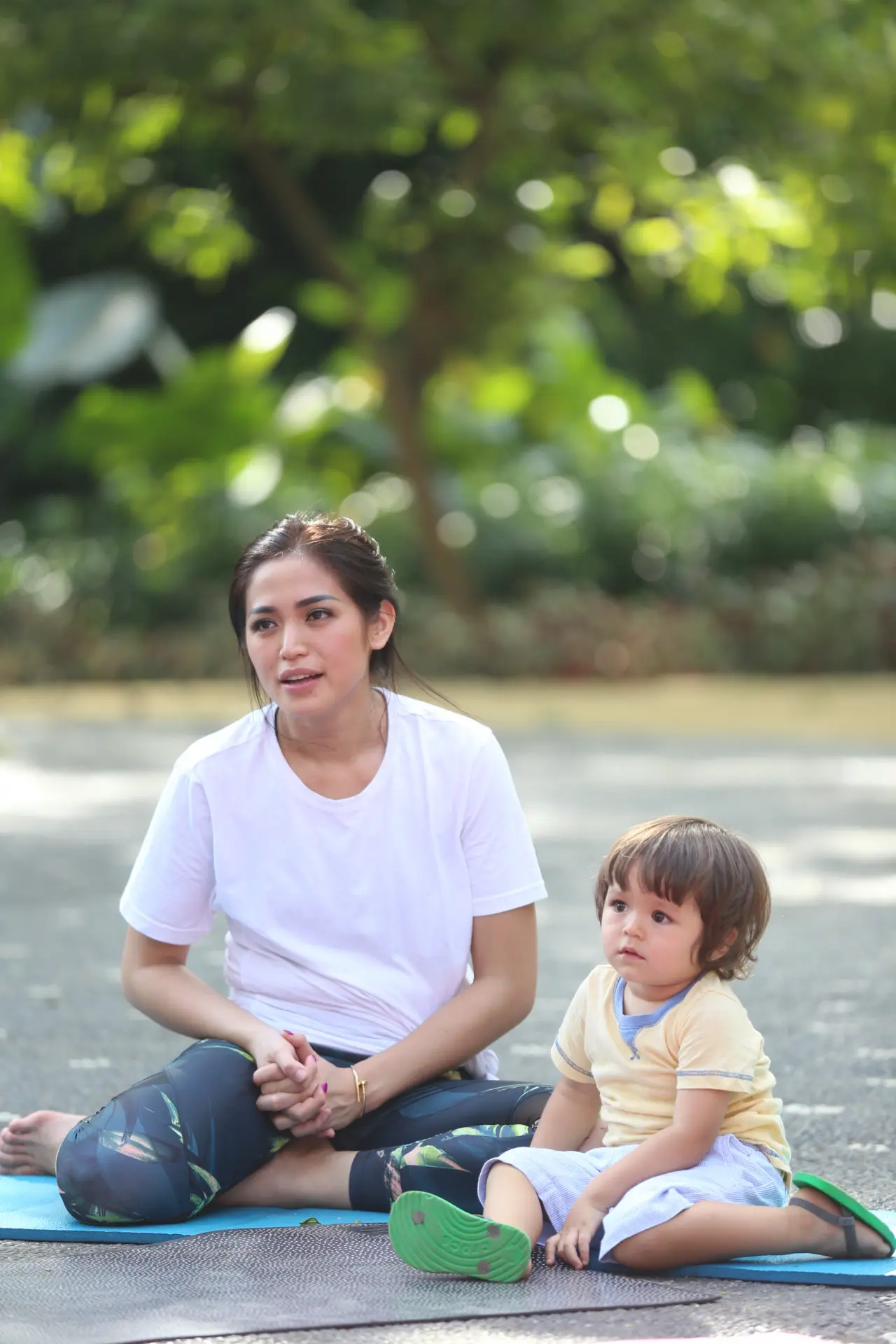 Jessica Iskandar dan putranya. (Adrian Putra/bintang.com)