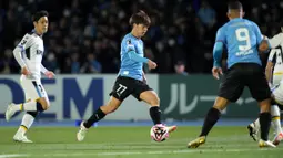 Di babak kedua, Kawasaki Frontale bangkit dan mampu menyamakan skor 3-3. Gol kembali dicetak oleh Erison (55') disusul gol Marcinho empat menit berselang. (Dok. J League)