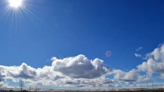 Ilustrasi musim kemarau, panas. (Photo by Brett Sayles: https://www.pexels.com/photo/landscape-photograph-of-skies-912364/)