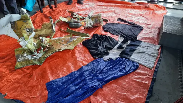 Hasil temuan enam anggota Batalyon Intai Amfibi pada Minggu (10/1/2021) siang saat mencari pesawat Sriwijaya Air SJ 182.