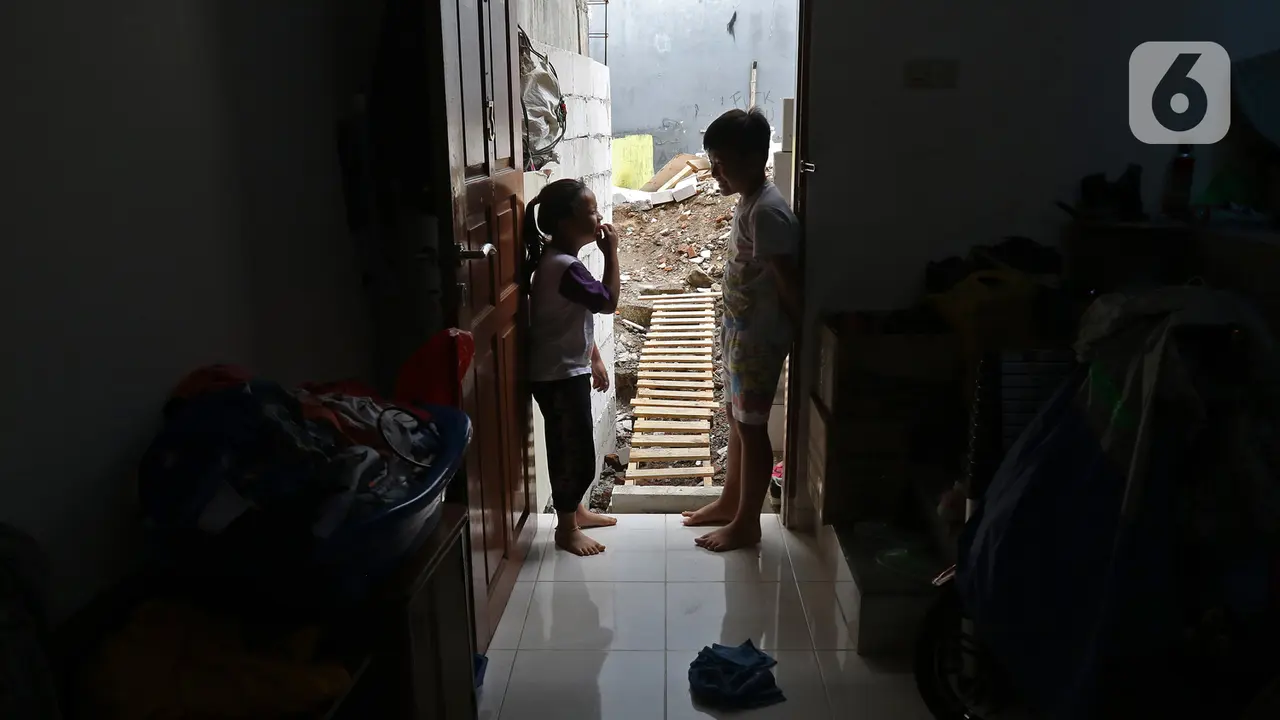 Pembangunan Gudang Tutup Akses Jalan Rumah Warga di Mangga Dua