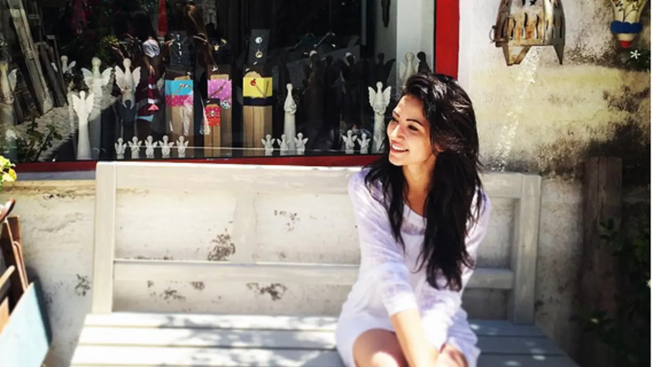Pemain Arzu dalam Serial Elif Harus Masuk RS?