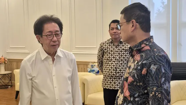 Peduli Korban Bencana NTT, Sido Muncul Salurkan Bantuan Rp400 Juta melalui BPOM dan Kemenpppa