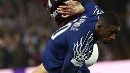 Laga leg kedua perempat final Liga Champions 2024/2025 dimulai dengan permainan terbuka kedua tim. Meski Aston Villa langsung menggempur, namun Paris Saint-Germain mampu mengontrol tempo permainan dengan baik. (FRANCK FIFE/AFP)