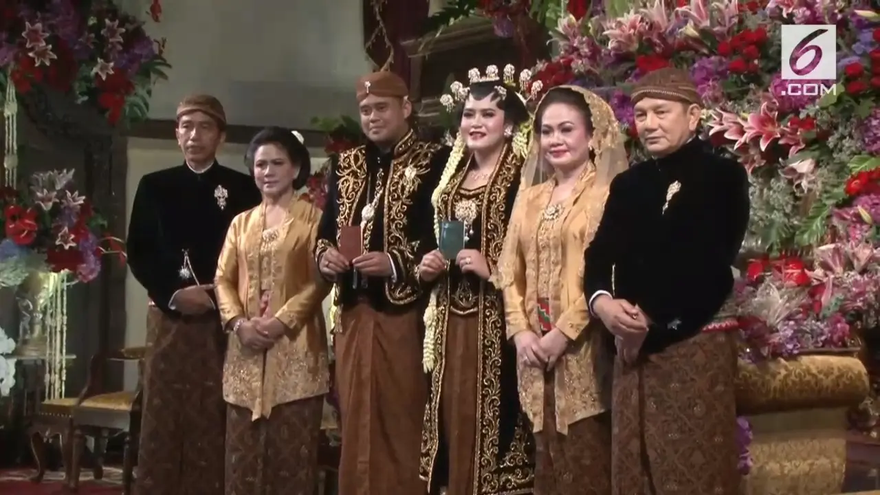 Kahiyang Ayu dan Bobby Nasution usai menjalani prosesi akad nikah. (Liputan6.com)