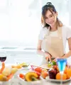 Banyak adaptasi yang perlu dilakukan setelah menikah, termasuk melayani suami dan kebutuhan rumah. Paling tidak, ada empat keterampilan yang perlu dikuasai. (foto: shutterstock.com)