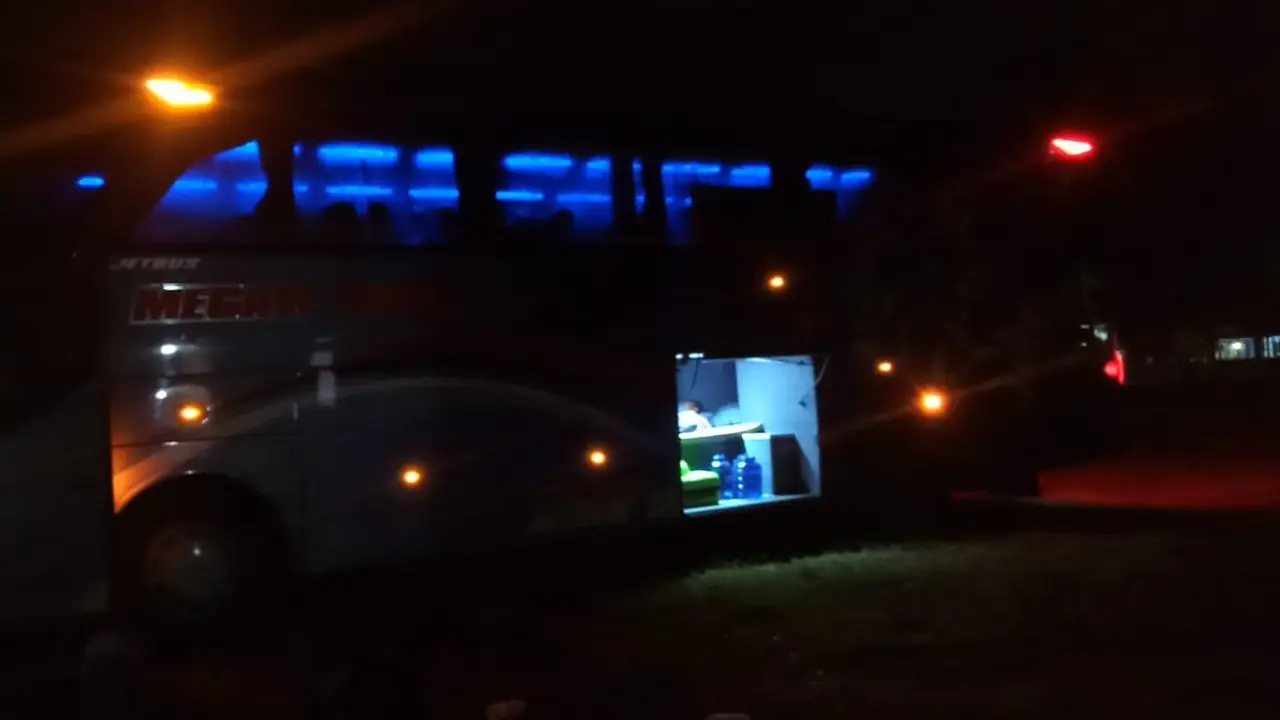 Peziarah asal Jakarta diamankan di Pelabuhan Ketapang, karena diduga membawa hasil rapid tes antigen palsu. (Istimewa)