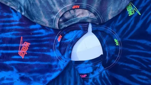 Sosok Desainer Kaus Tye-Dye yang Produknya Kerap Ludes Terjual dalam 2 Menit